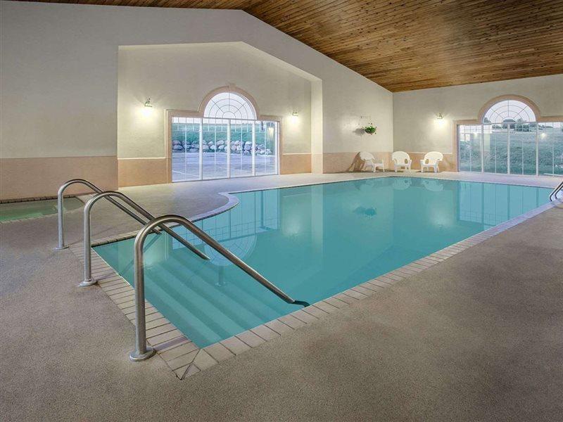 Baymont By Wyndham Waunakee Eksteriør billede